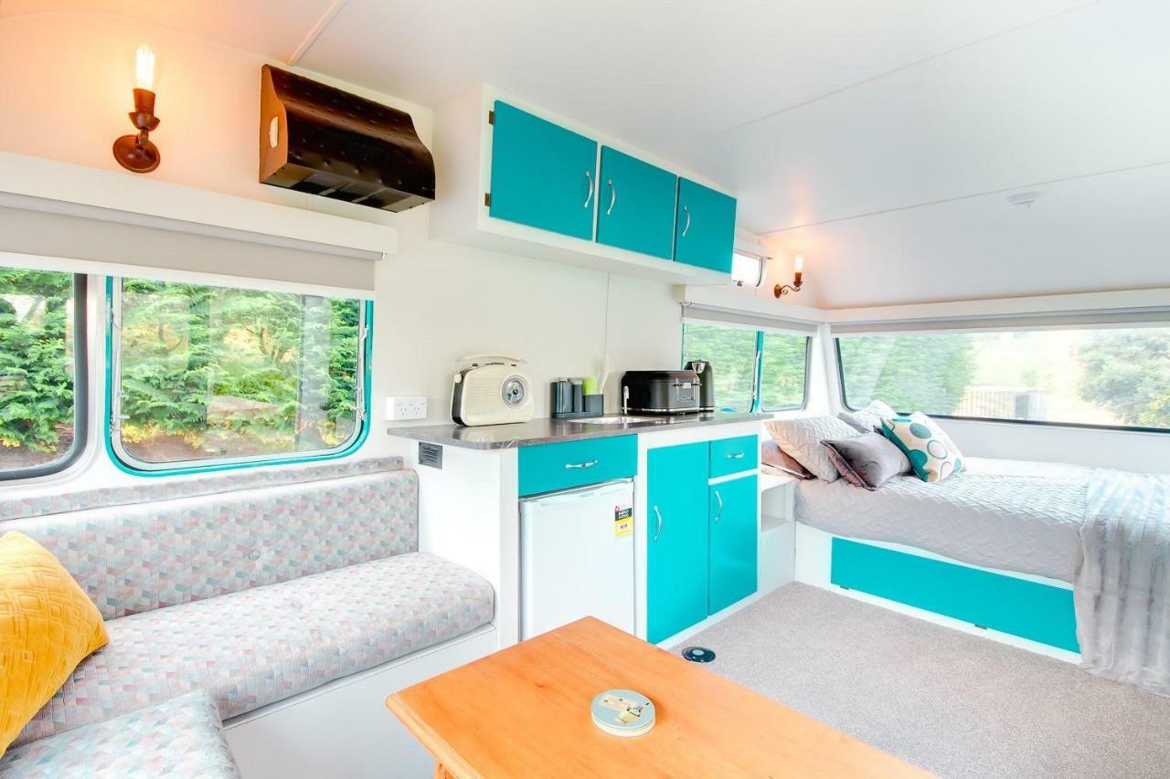 MountViews Glamping- retro caravan getaway Hotel Taupo Bagian luar foto