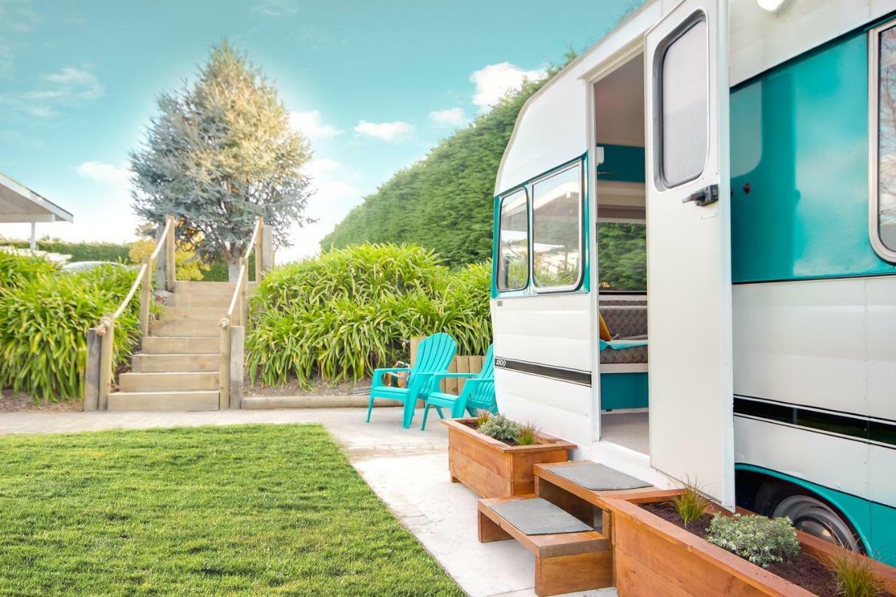 MountViews Glamping- retro caravan getaway Hotel Taupo Bagian luar foto